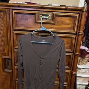 NWOT GAP Gray/Chocolate V-Neck Long Sleeve Shirt